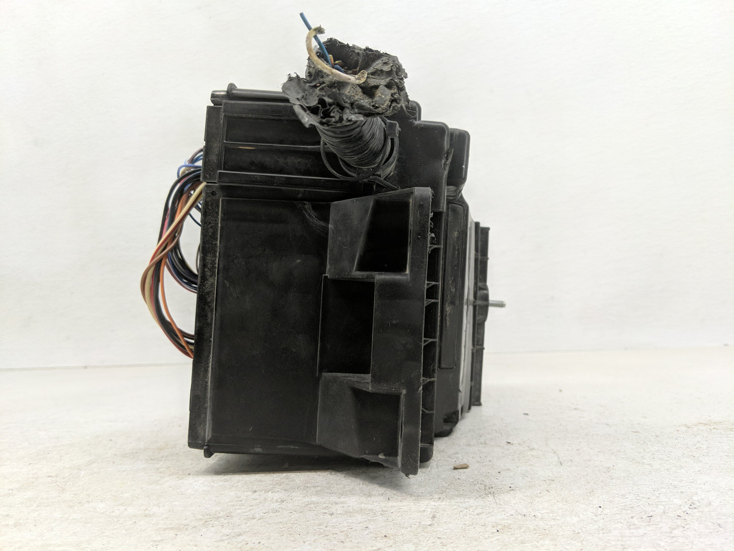 2016-2022 Nissan Titan Fusebox Fuse Box Panel Relay Module Fits Fits 2016 2017 2018 2019 2020 2021 2022 OEM Used Auto Parts 