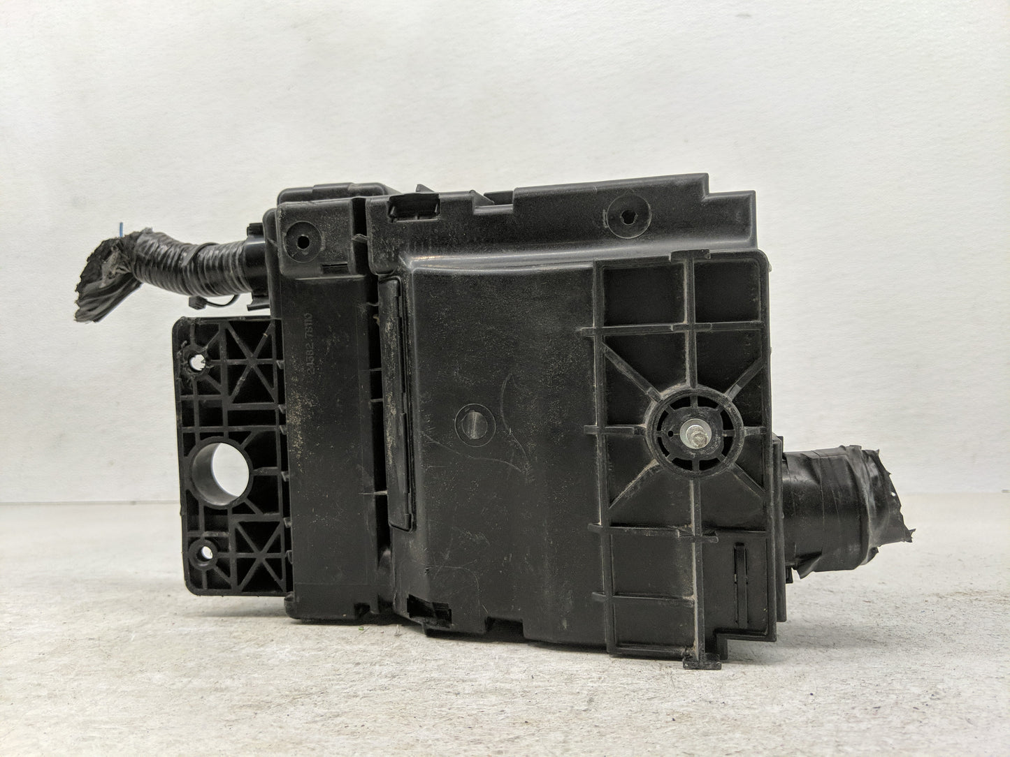 2016-2022 Nissan Titan Fusebox Fuse Box Panel Relay Module Fits Fits 2016 2017 2018 2019 2020 2021 2022 OEM Used Auto Parts 