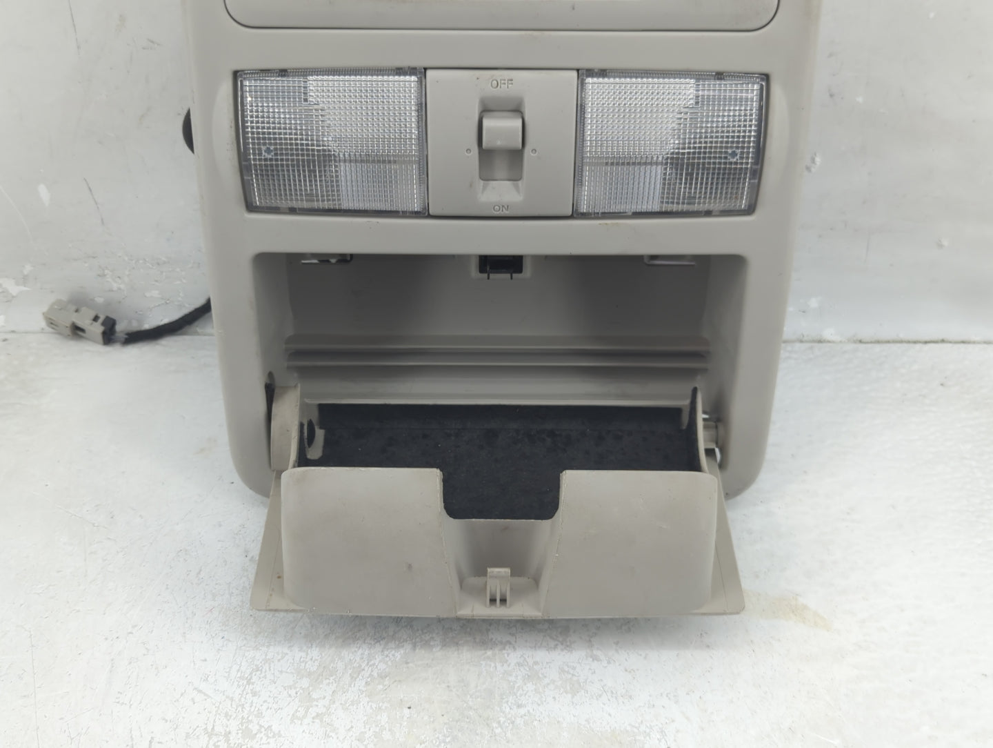 2021 Nissan Titan Overhead Roof Console - Oemusedautoparts1.com