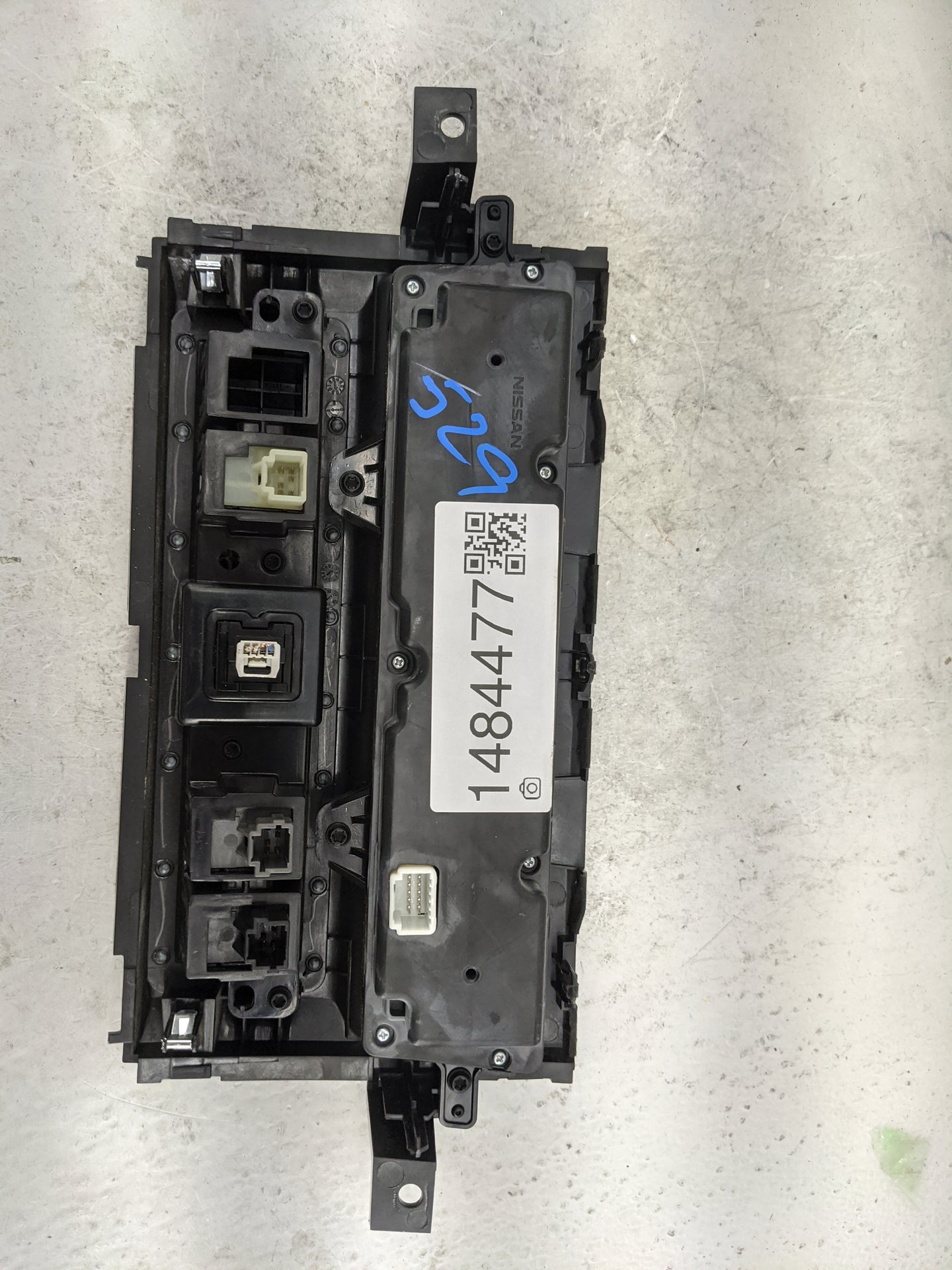 2016-2021 Nissan Titan Climate Control Module Temperature AC/Heater Replacement P/N:27500 EZ10B Fits OEM Used Auto Parts - O