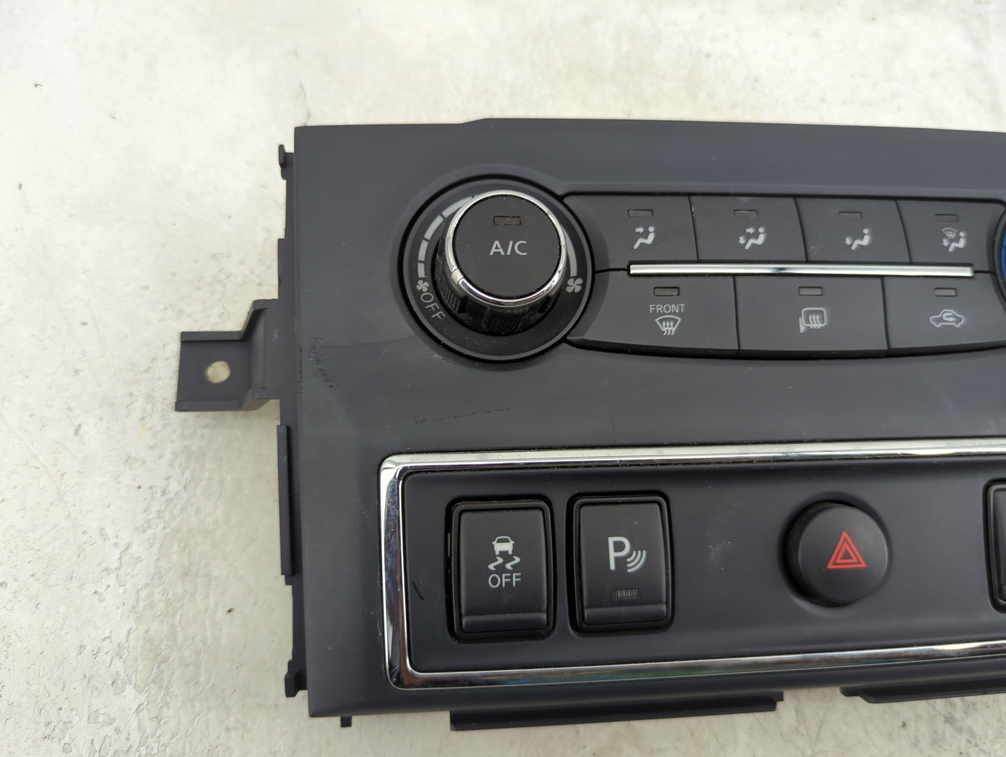 2019-2021 Nissan Titan Climate Control Module Temperature AC/Heater Replacement P/N:275109FV2A 275109FV2A--B Fits OEM Used A