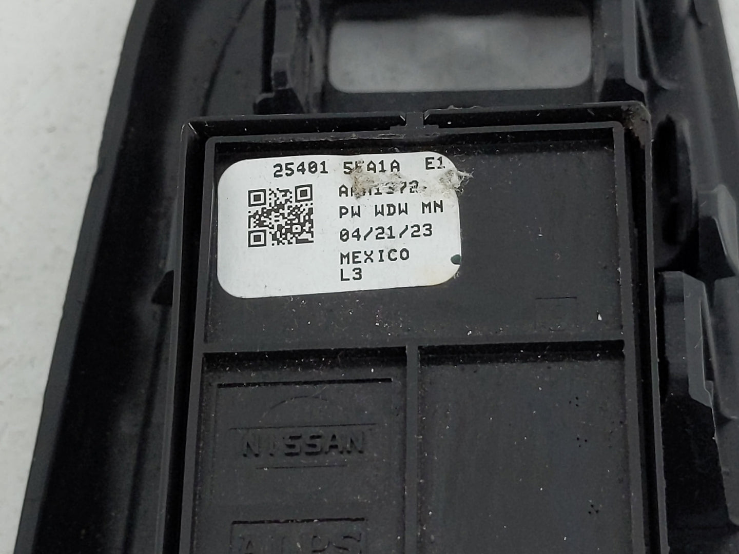 2020-2022 Nissan Versa Master Power Window Switch Replacement Driver Side Left P/N:25570 5RA0A 25401 5EA1A Fits OEM Used Aut