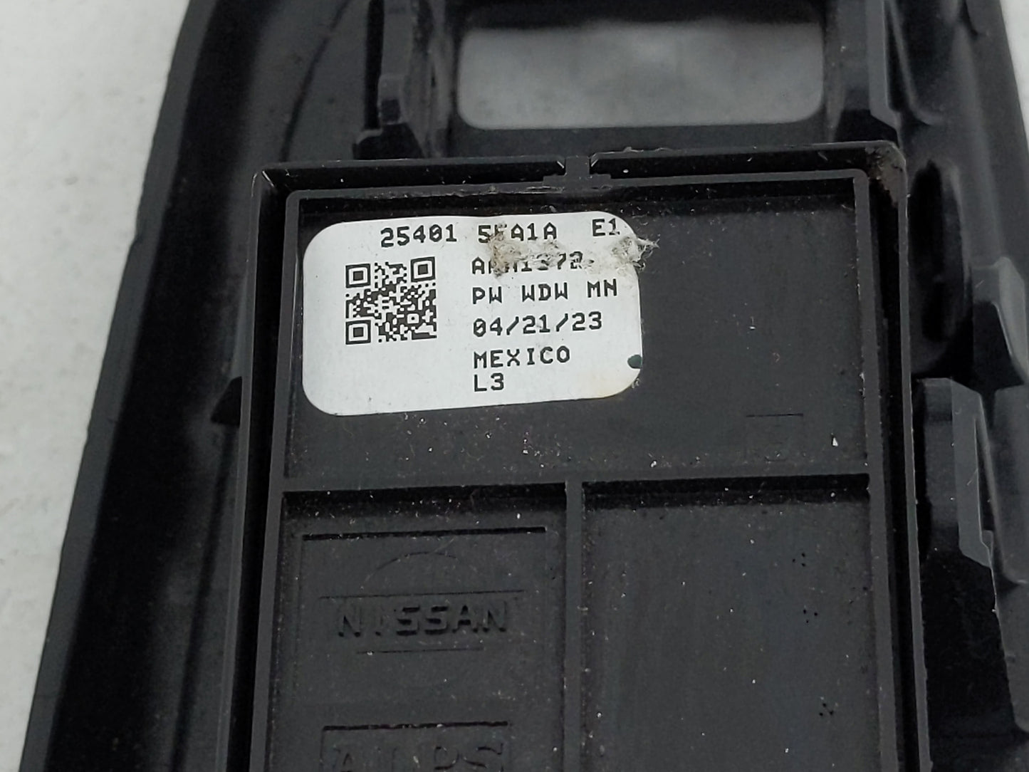 2020-2022 Nissan Versa Master Power Window Switch Replacement Driver Side Left P/N:25570 5RA0A 25401 5EA1A Fits OEM Used Aut