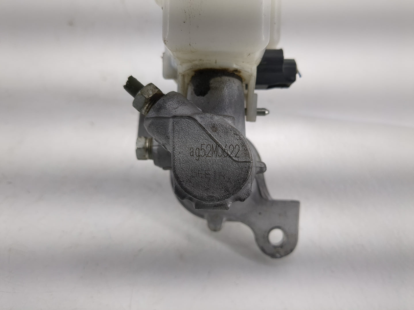 2020-2022 Nissan Versa Brake Master Cylinder - Oemusedautoparts1.com