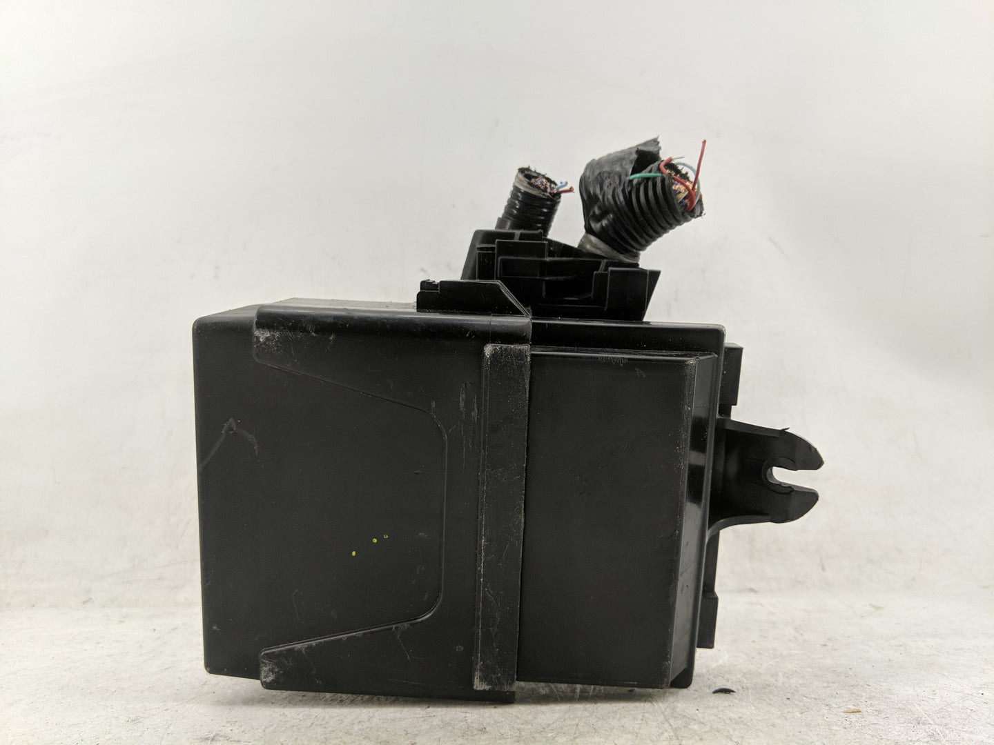 2020-2022 Nissan Versa Fusebox Fuse Box Panel Relay Module Fits Fits 2020 2021 2022 OEM Used Auto Parts - Oemusedautoparts1.