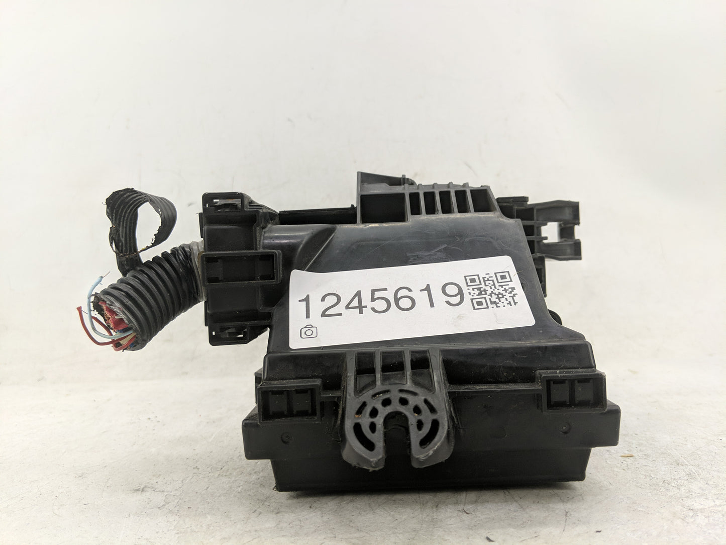 2020-2022 Nissan Versa Fusebox Fuse Box Panel Relay Module Fits Fits 2020 2021 2022 OEM Used Auto Parts - Oemusedautoparts1.