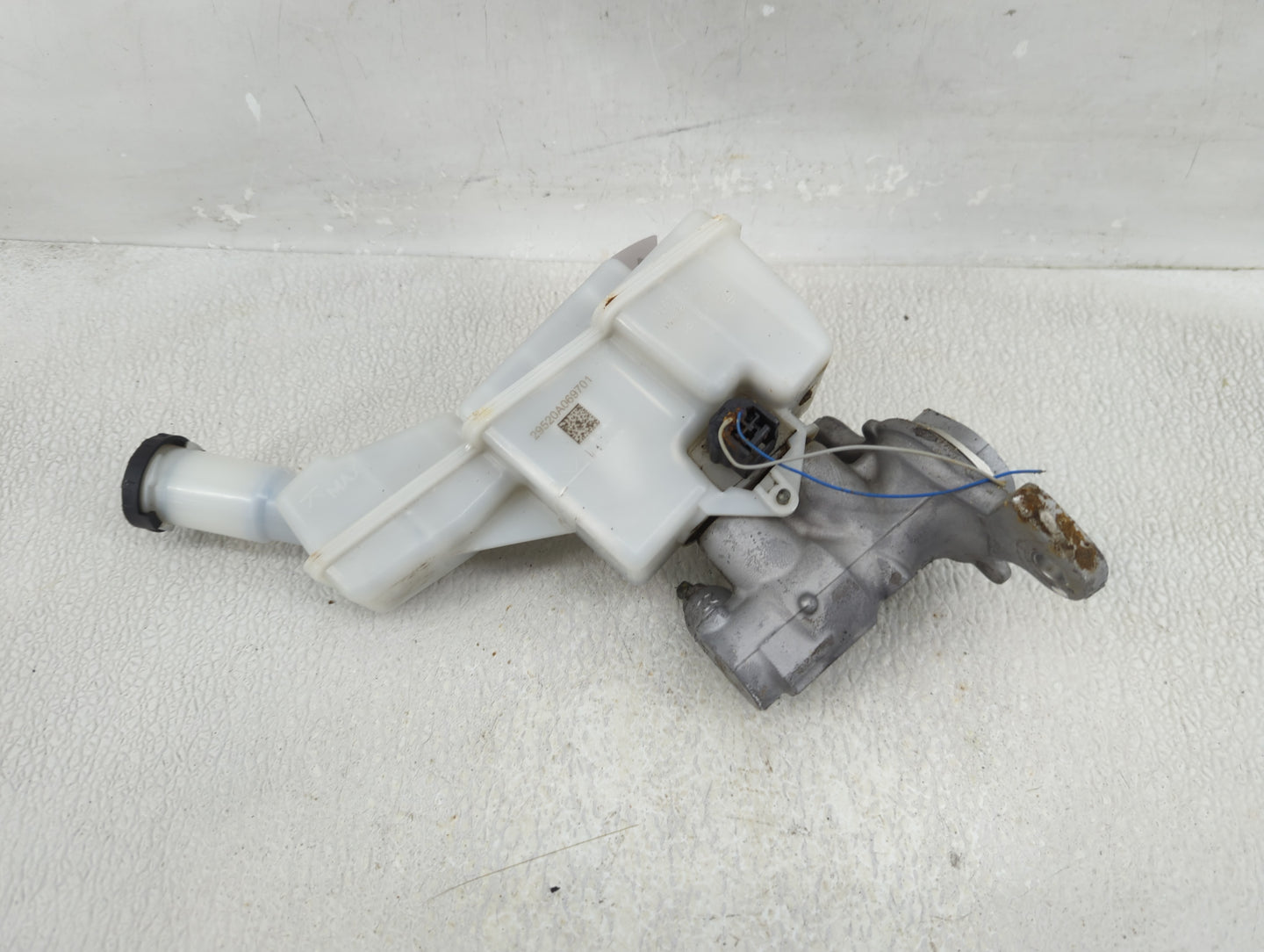 2020-2022 Nissan Versa Brake Master Cylinder 1276326 - Oemusedautoparts1.com