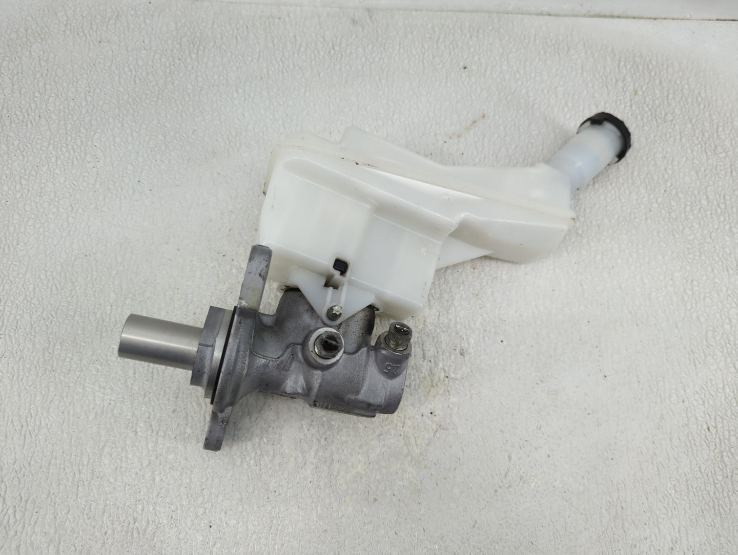 2020-2022 Nissan Versa Brake Master Cylinder - Oemusedautoparts1.com
