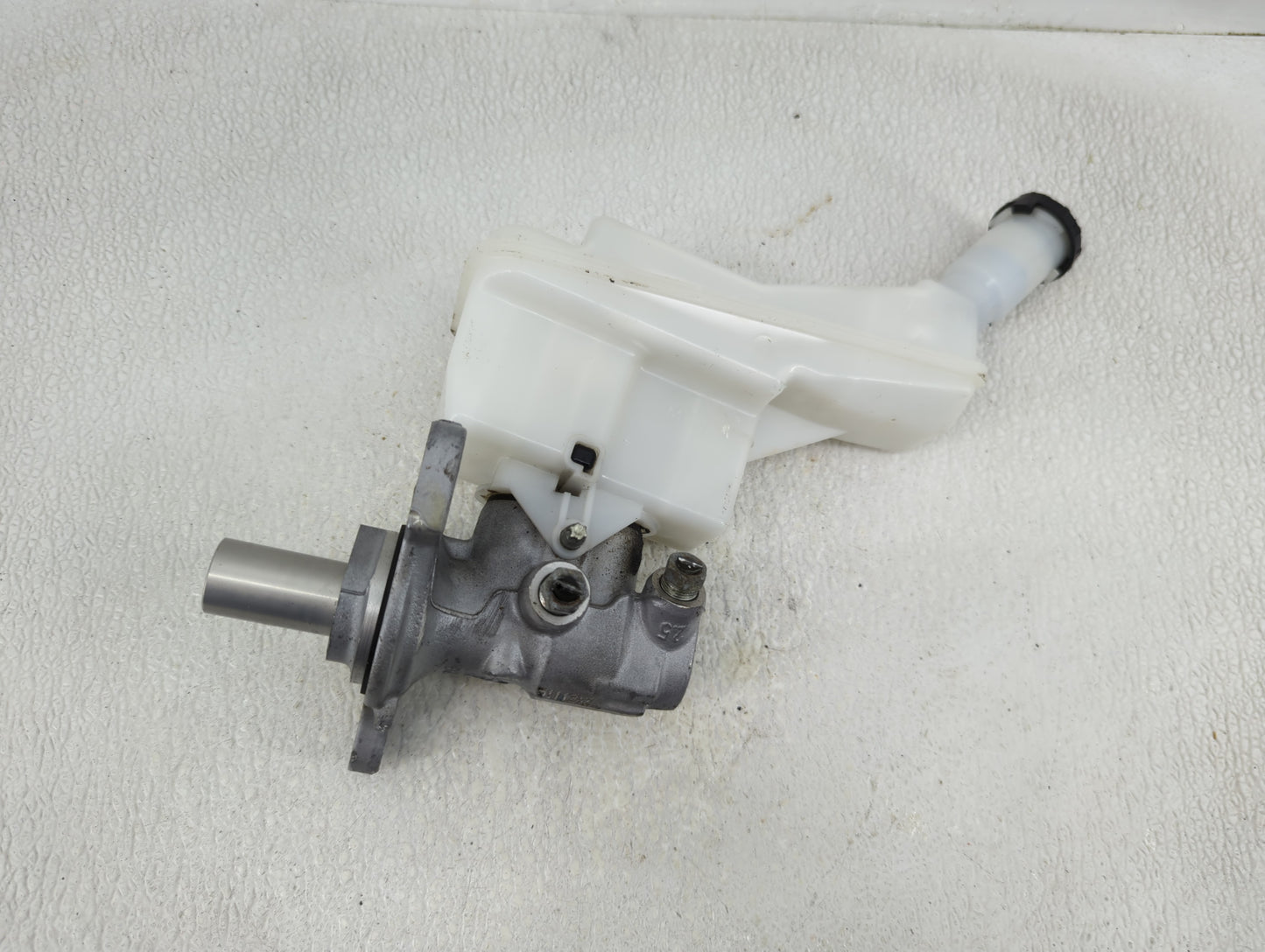 2020-2022 Nissan Versa Brake Master Cylinder - Oemusedautoparts1.com
