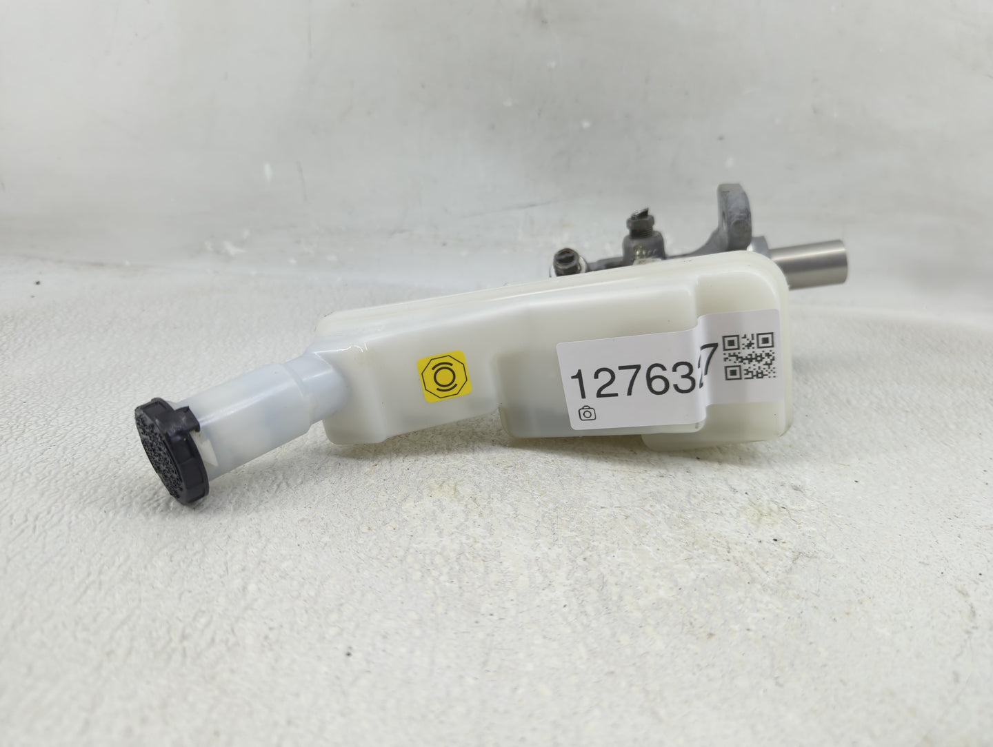 2020-2022 Nissan Versa Brake Master Cylinder 1276327 - Oemusedautoparts1.com