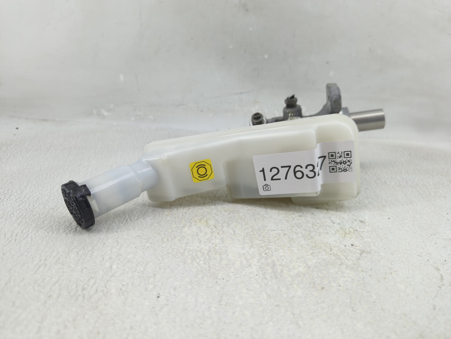 2020-2022 Nissan Versa Brake Master Cylinder 1276327 - Oemusedautoparts1.com