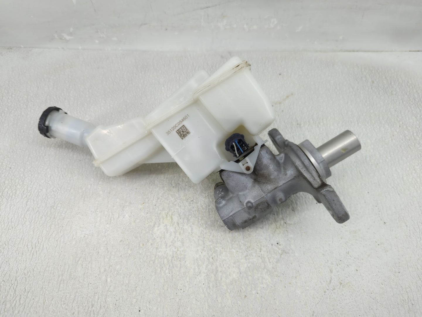 2020-2022 Nissan Versa Brake Master Cylinder 1276327 - Oemusedautoparts1.com