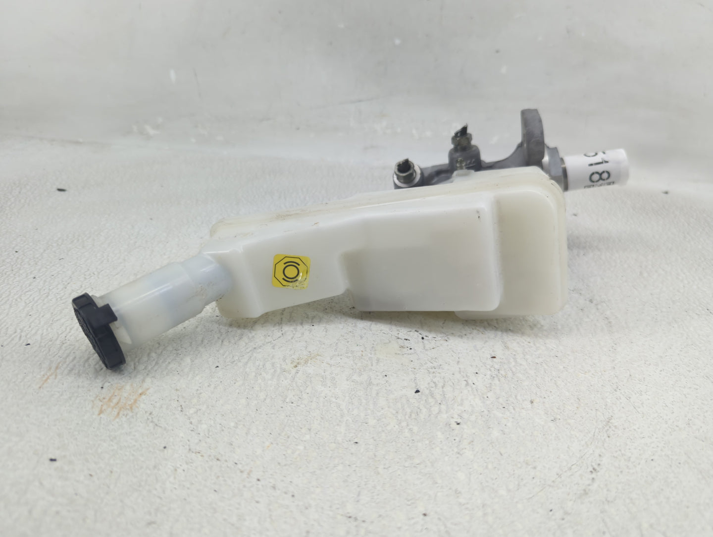 2020-2022 Nissan Versa Brake Master Cylinder 1290518 - Oemusedautoparts1.com