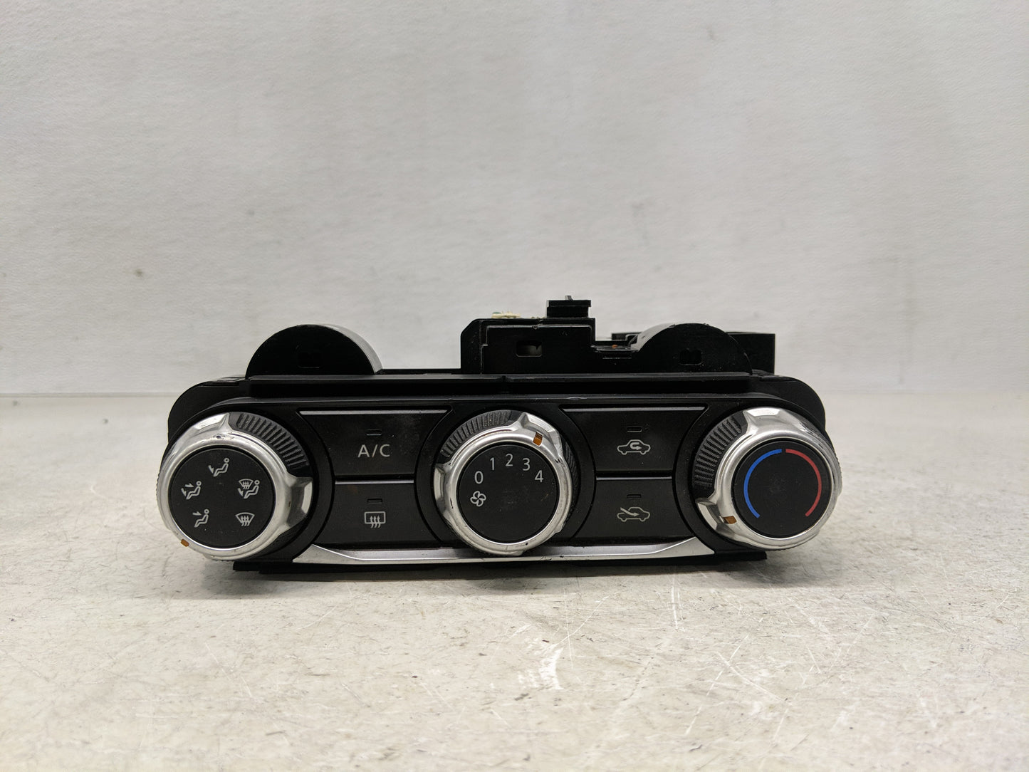 2021 Nissan Versa Climate Control Module Temperature AC/Heater Replacement P/N:T92529A Fits OEM Used Auto Parts - Oemusedaut