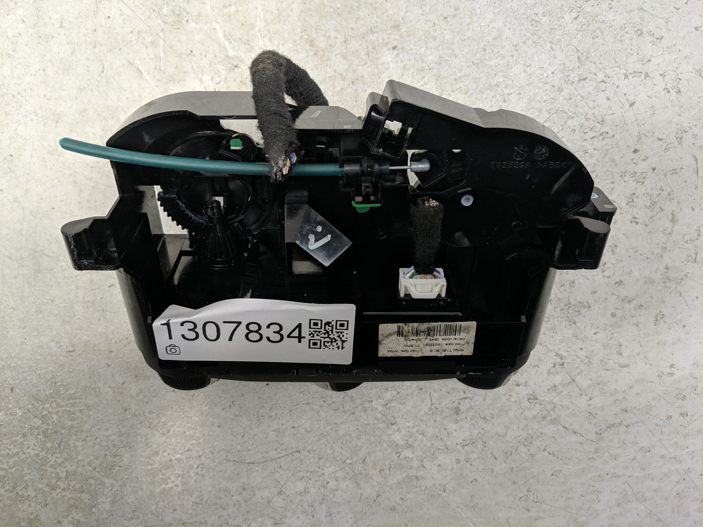 2021 Nissan Versa Climate Control Module Temperature AC/Heater Replacement P/N:T92529A Fits OEM Used Auto Parts - Oemusedaut