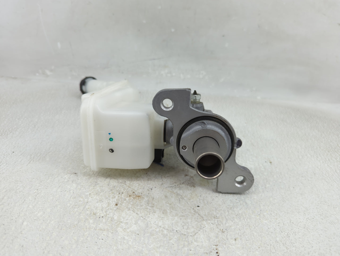 2020-2022 Nissan Versa Brake Master Cylinder - Oemusedautoparts1.com