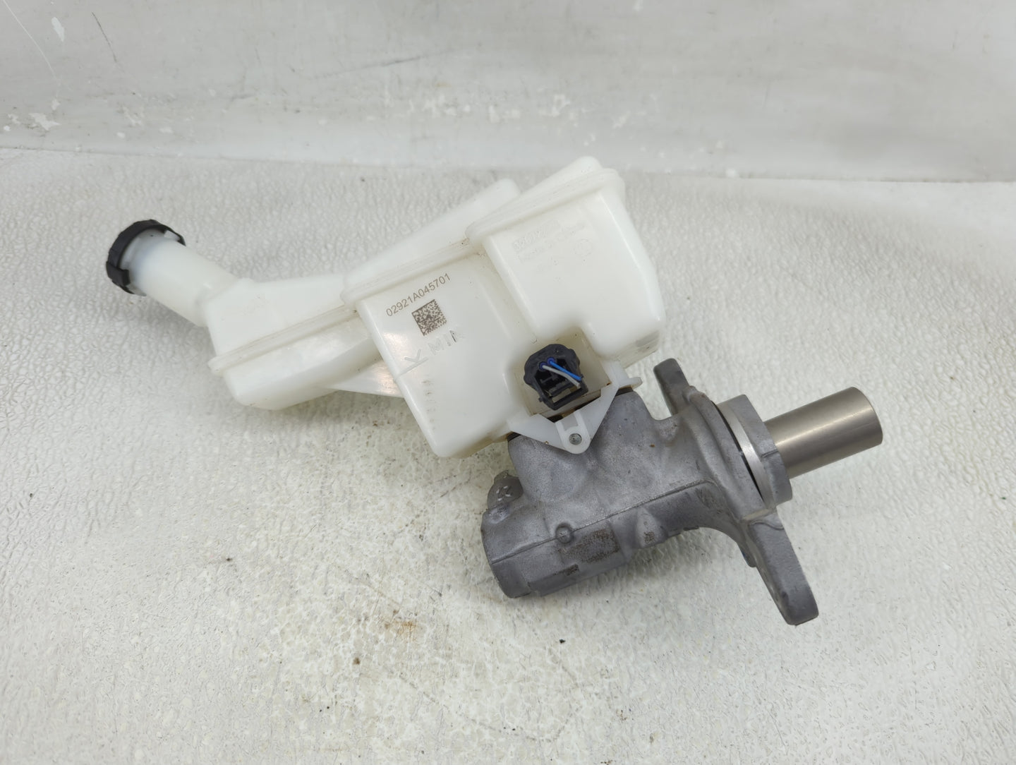 2020-2022 Nissan Versa Brake Master Cylinder - Oemusedautoparts1.com