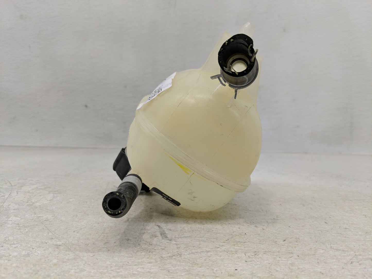 2020-2022 Nissan Versa Radiator Coolant Overflow Expansion Tank Bottle 1313091 - Oemusedautoparts1.com