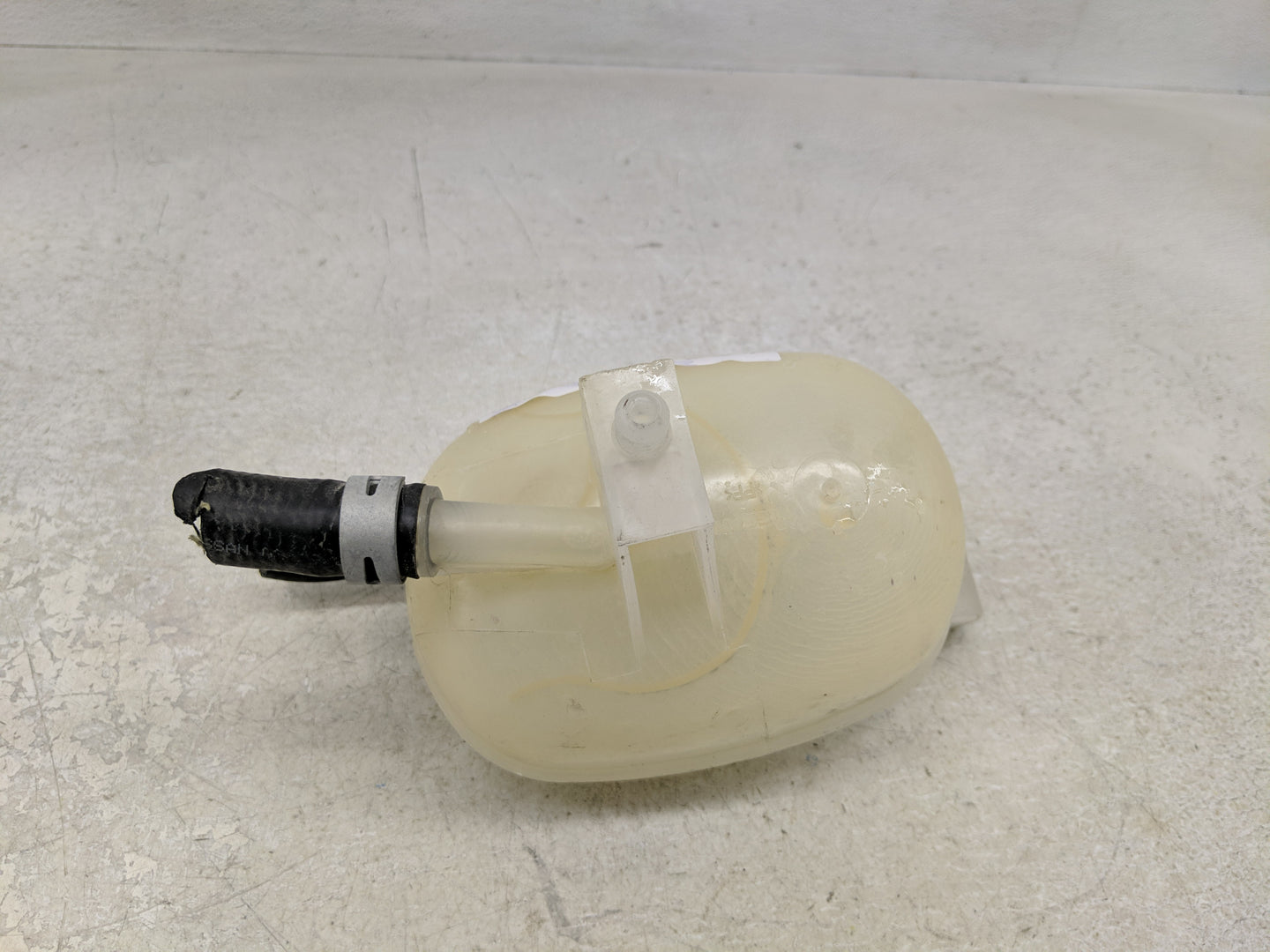 2020-2022 Nissan Versa Radiator Coolant Overflow Expansion Tank Bottle 1313091 - Oemusedautoparts1.com