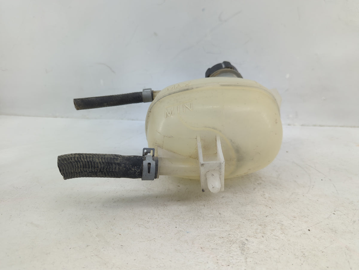 2020-2022 Nissan Versa Radiator Coolant Overflow Expansion Tank Bottle 1369196 - Oemusedautoparts1.com