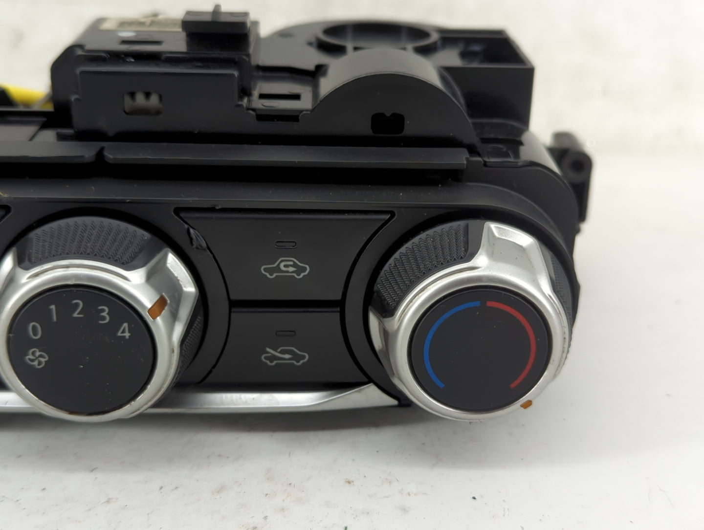 2021 Nissan Versa Climate Control Module Temperature AC/Heater Replacement P/N:T19822C B Fits OEM Used Auto Parts - Oemuseda