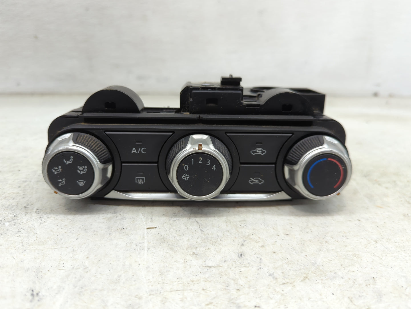 2021 Nissan Versa Climate Control Module Temperature AC/Heater Replacement P/N:T19822C B Fits OEM Used Auto Parts - Oemuseda