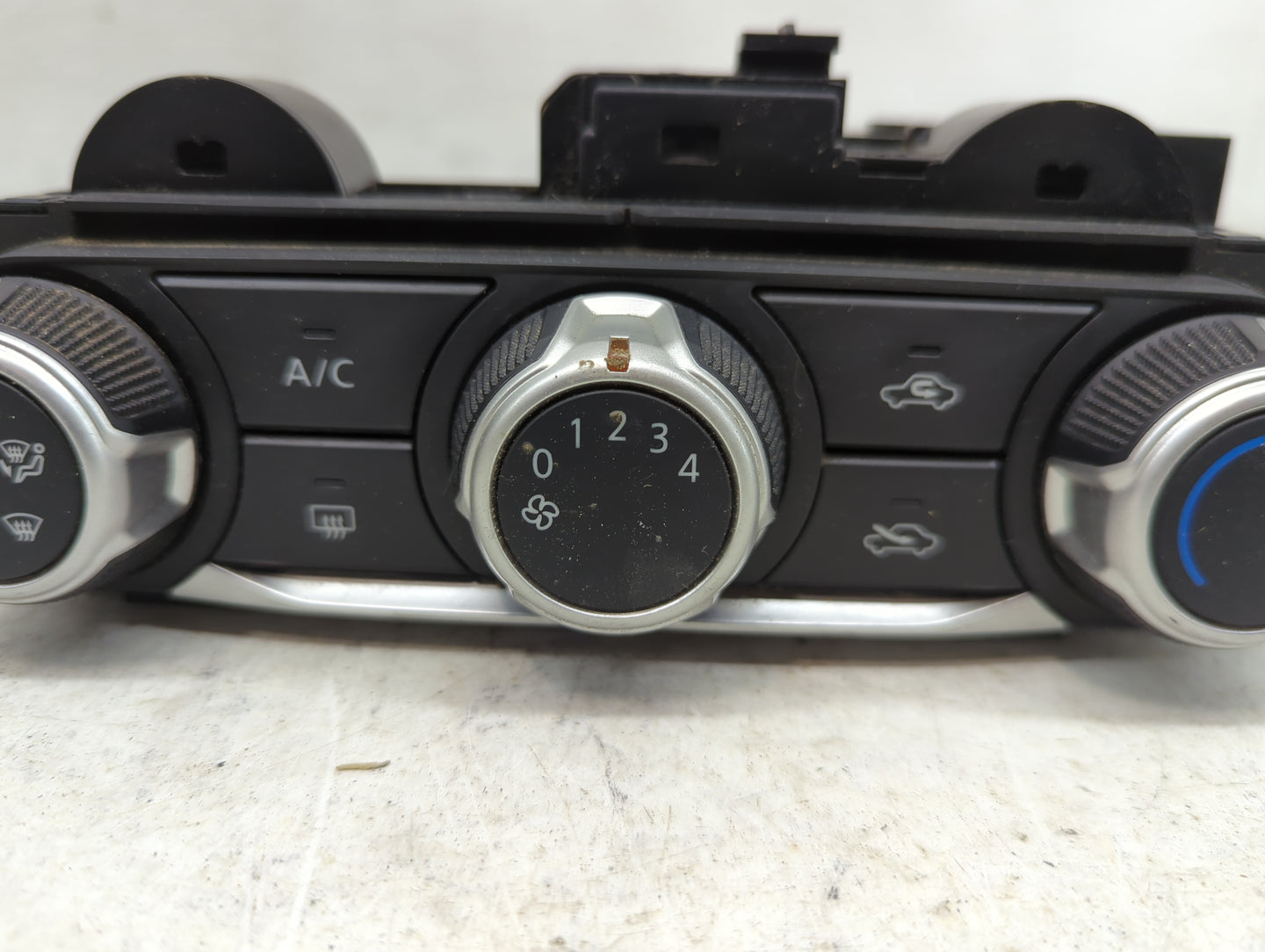 2021 Nissan Versa Climate Control Module Temperature AC/Heater Replacement P/N:T19822C B Fits OEM Used Auto Parts - Oemuseda