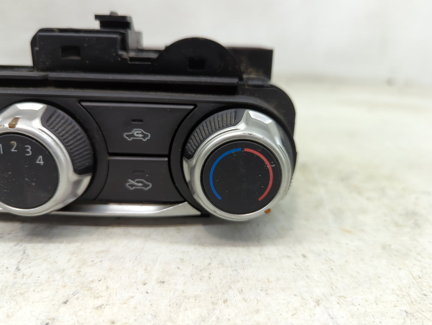 2021 Nissan Versa Climate Control Module Temperature AC/Heater Replacement P/N:T19822C B Fits OEM Used Auto Parts - Oemuseda