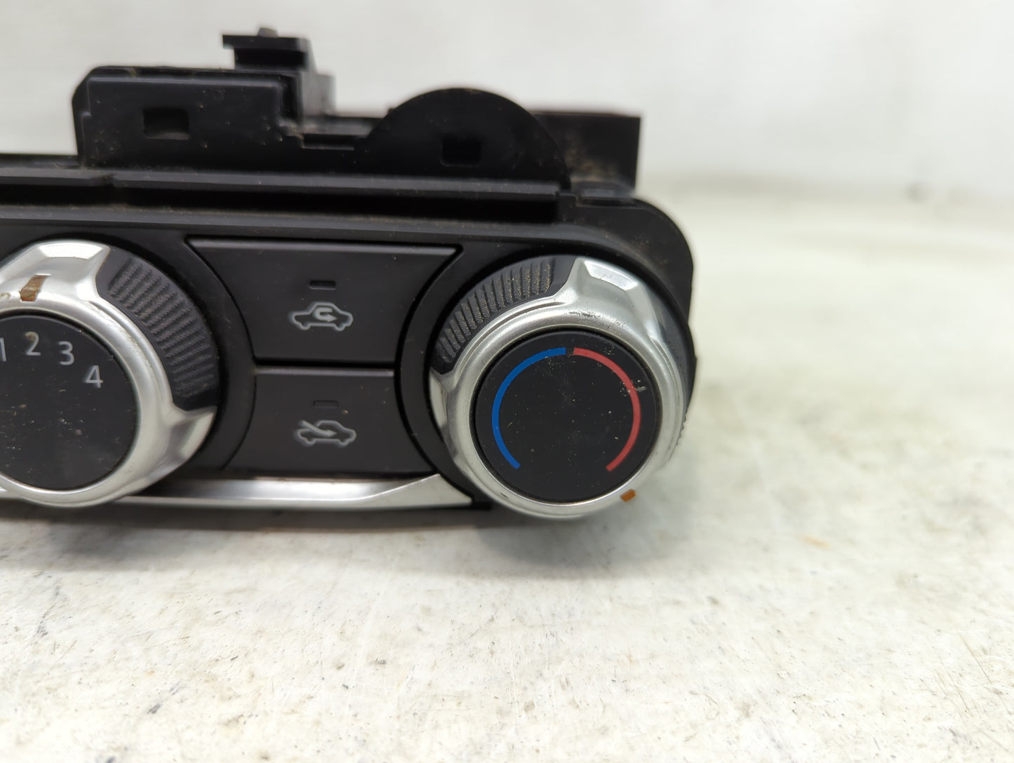 2021 Nissan Versa Climate Control Module Temperature AC/Heater Replacement P/N:T19822C B Fits OEM Used Auto Parts - Oemuseda