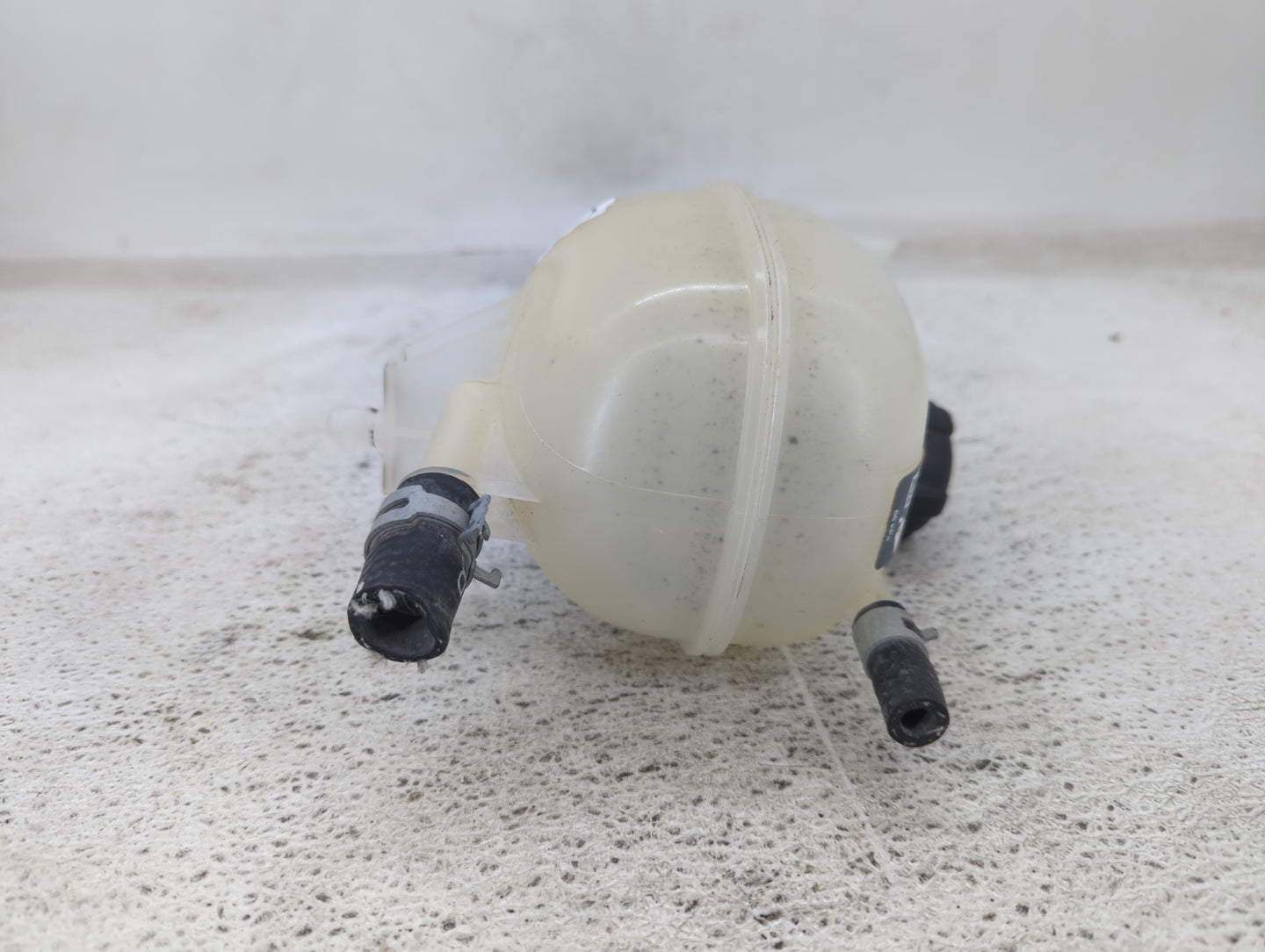 2020-2022 Nissan Versa Radiator Coolant Overflow Expansion Tank Bottle 1431928 - Oemusedautoparts1.com
