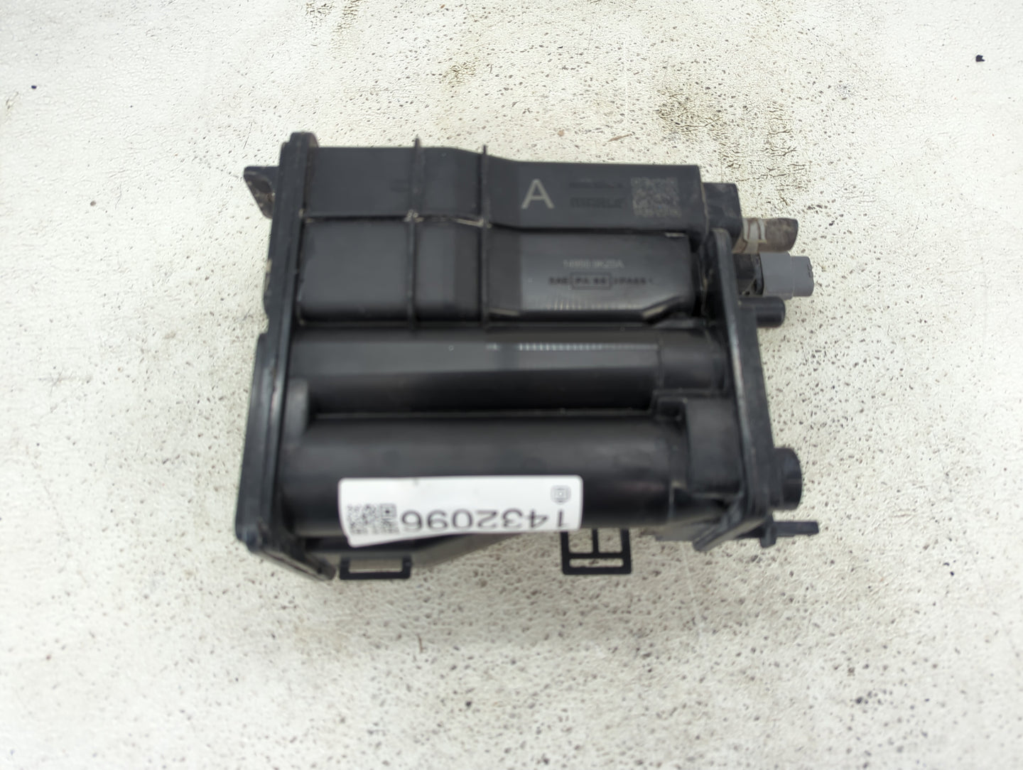 2021 Nissan Versa Fuel Vapor Charcoal Canister 1432096 - Oemusedautoparts1.com