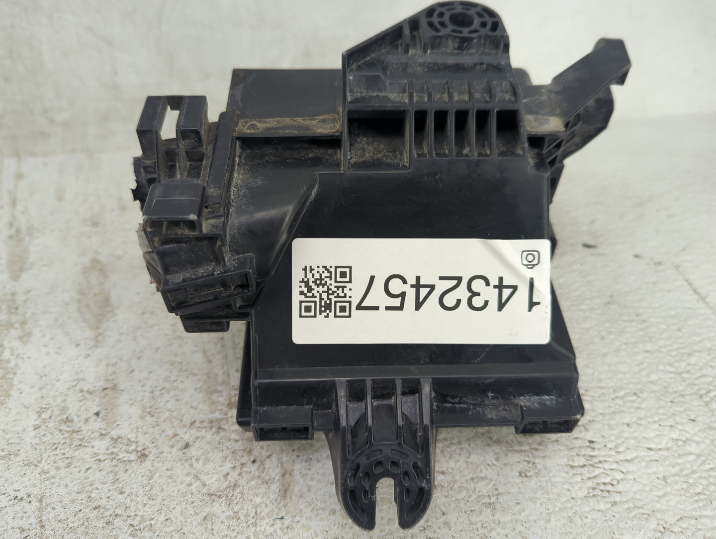 2020-2022 Nissan Versa Fusebox Fuse Box Panel Relay Module Fits Fits 2020 2021 2022 OEM Used Auto Parts - Oemusedautoparts1.