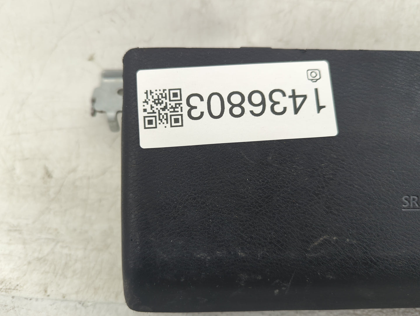 2021 Nissan Versa Air Bag Passenger Right Knee OEM P/N:6466604 Fits OEM Used Auto Parts - Oemusedautoparts1.com