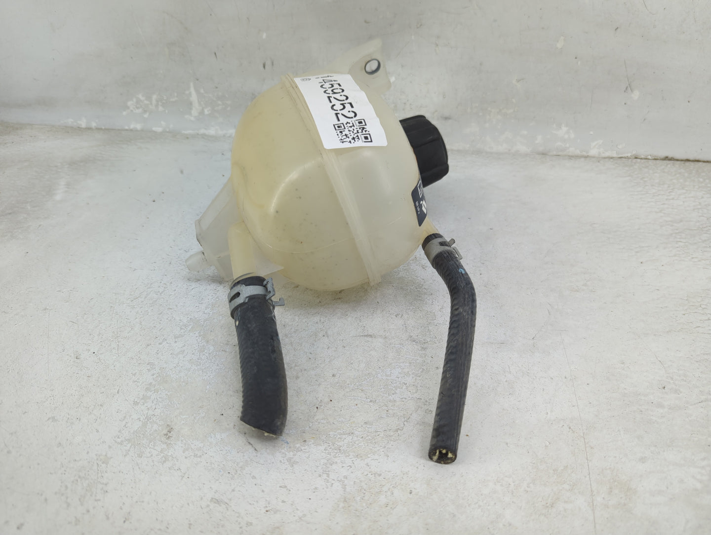 2020-2022 Nissan Versa Radiator Coolant Overflow Expansion Tank Bottle 1459252 - Oemusedautoparts1.com
