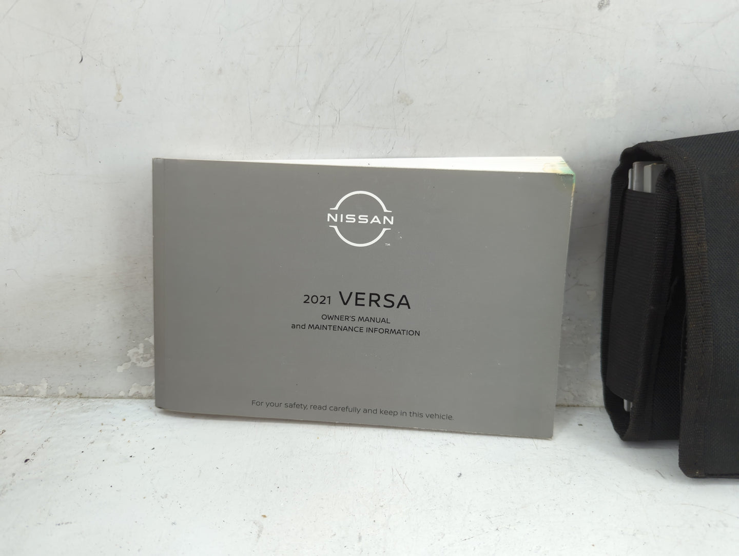 2021 Nissan Versa Owners Manual Book Guide P/N:OM21EM0N18U1 OEM Used Auto Parts - Oemusedautoparts1.com