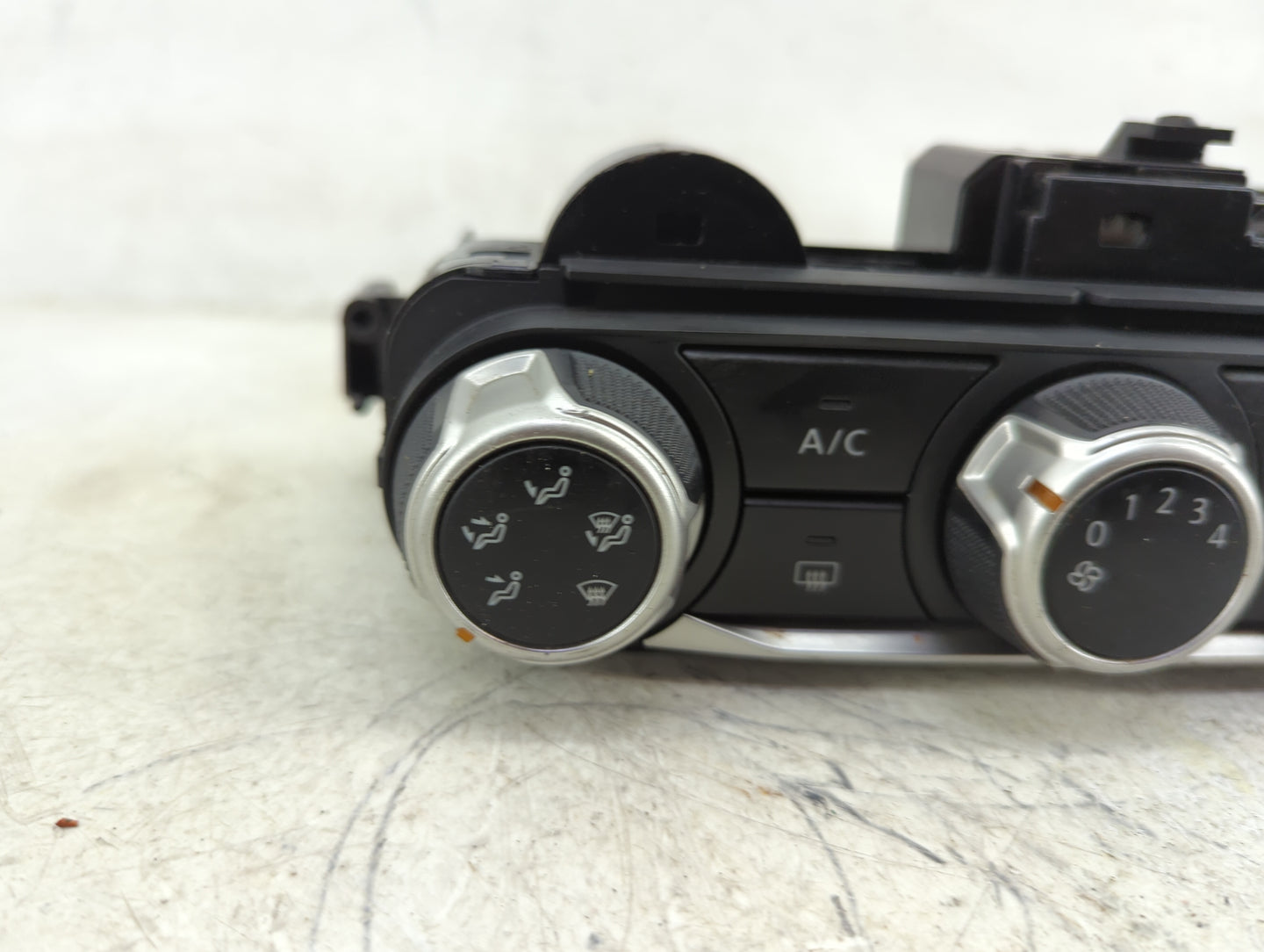 2021 Nissan Versa Climate Control Module Temperature AC/Heater Replacement P/N:CVU PHT459 Fits OEM Used Auto Parts - Oemused