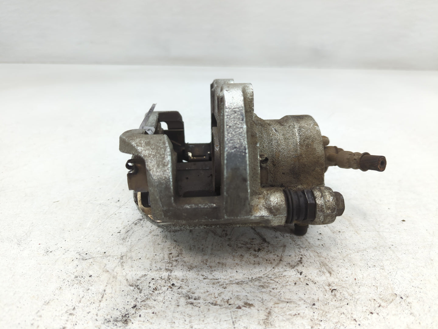 2020-2022 Nissan Versa Front Passenger Right Brake Caliper - Oemusedautoparts1.com