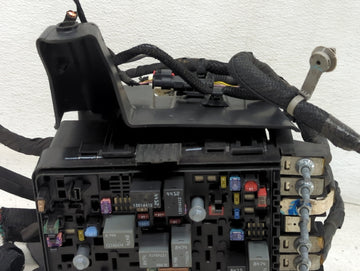 2021 Ram 1500 Fusebox Fuse Box Panel Relay Module P/N:68467637AA T02002221S5822, DPN35344969, 72033-AK Fits OEM Used Auto Parts