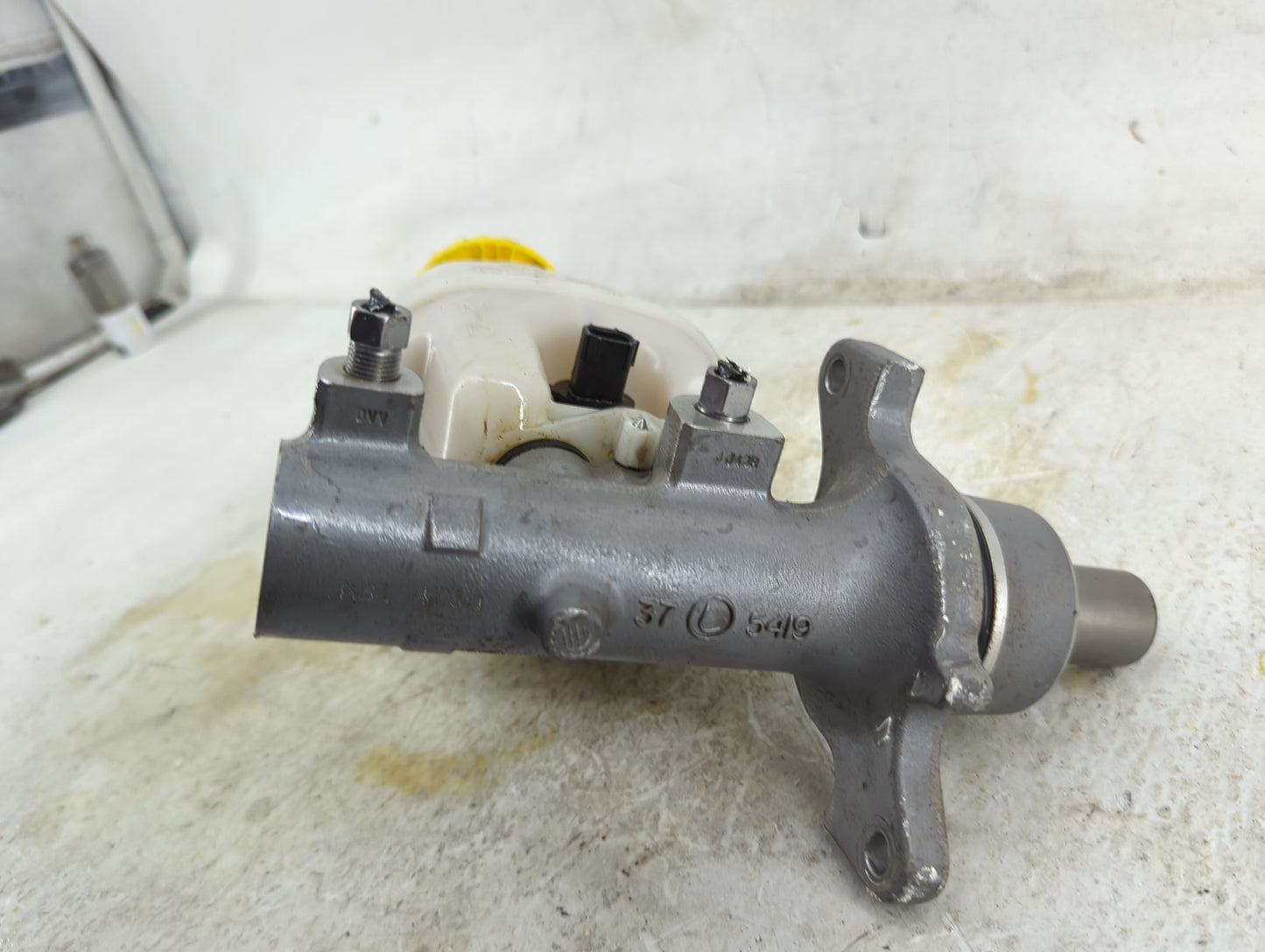 2011-2022 Ram 1500 Brake Master Cylinder 1496728 - Oemusedautoparts1.com