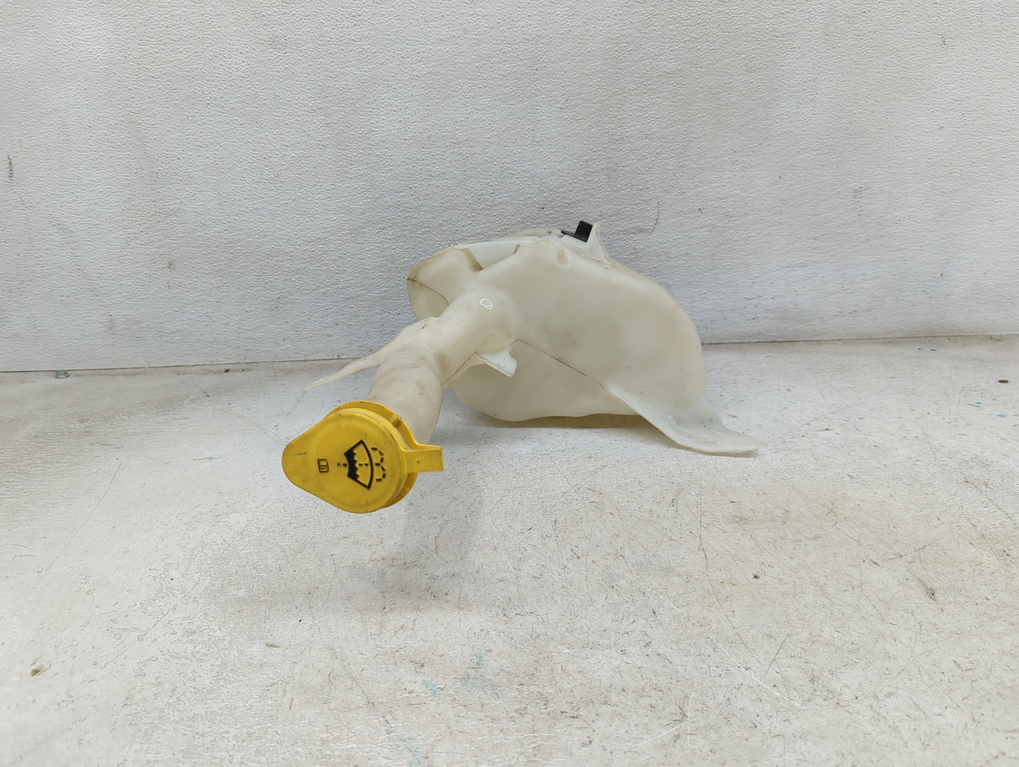 2019-2022 Ram 2500 Windshield Washer Fluid Reservoir Bottle Oem - Oemusedautoparts1.com