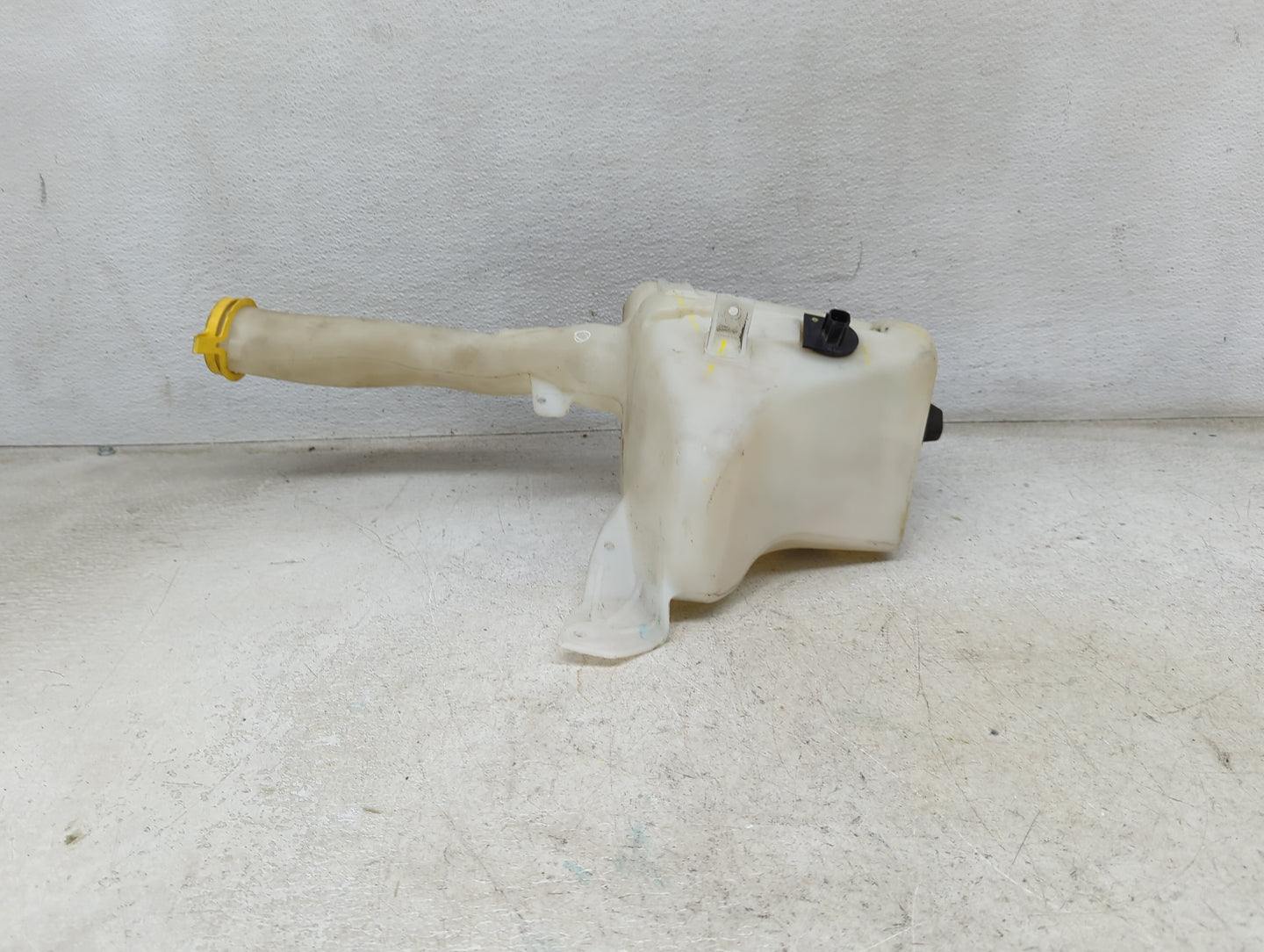 2019-2022 Ram 2500 Windshield Washer Fluid Reservoir Bottle Oem - Oemusedautoparts1.com