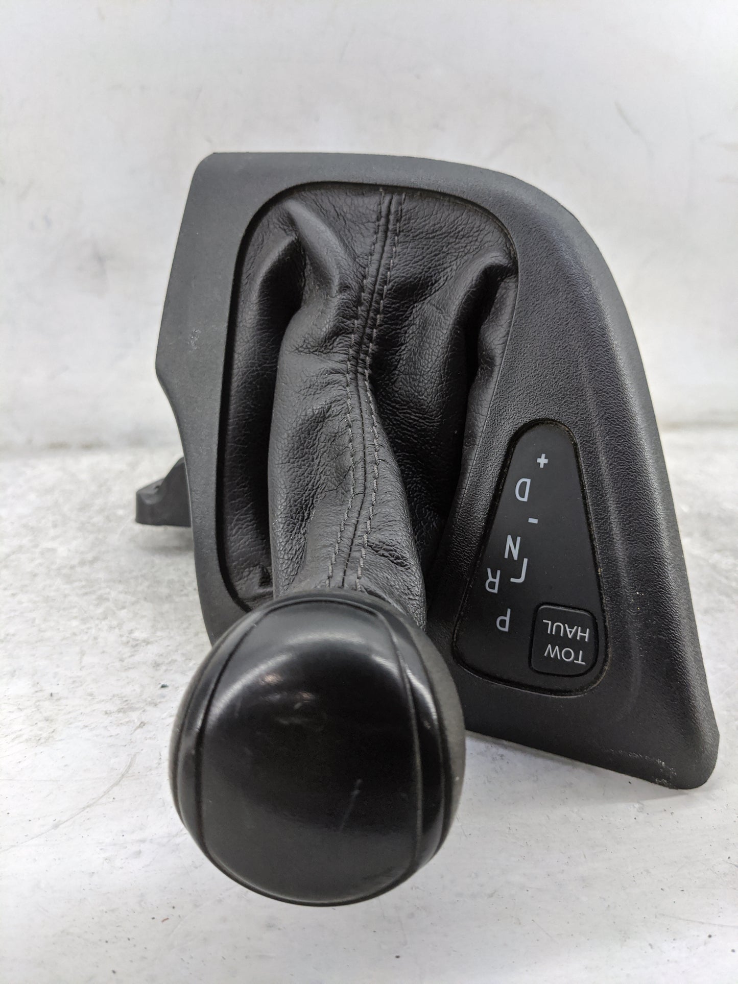 2021 Ram Promaster Floor Console Assembly Shifter - Oemusedautoparts1.com