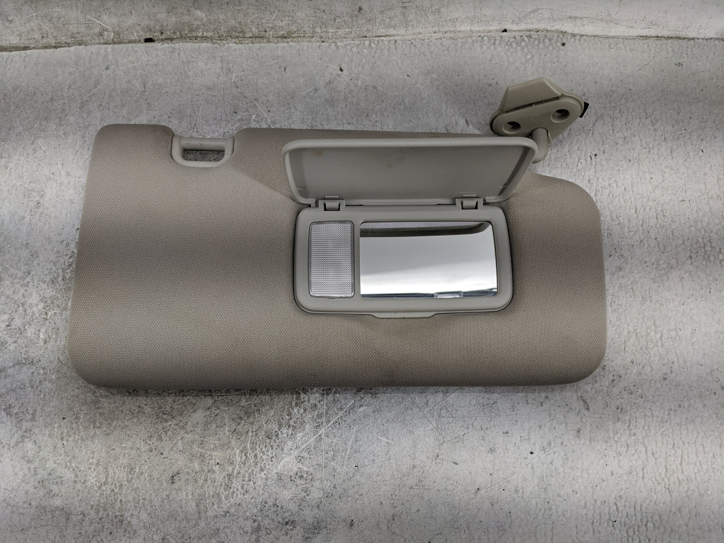 2021 Subaru Forester Sun Visor Shade Replacement Passenger Right Mirror Fits OEM Used Auto Parts - Oemusedautoparts1.com
