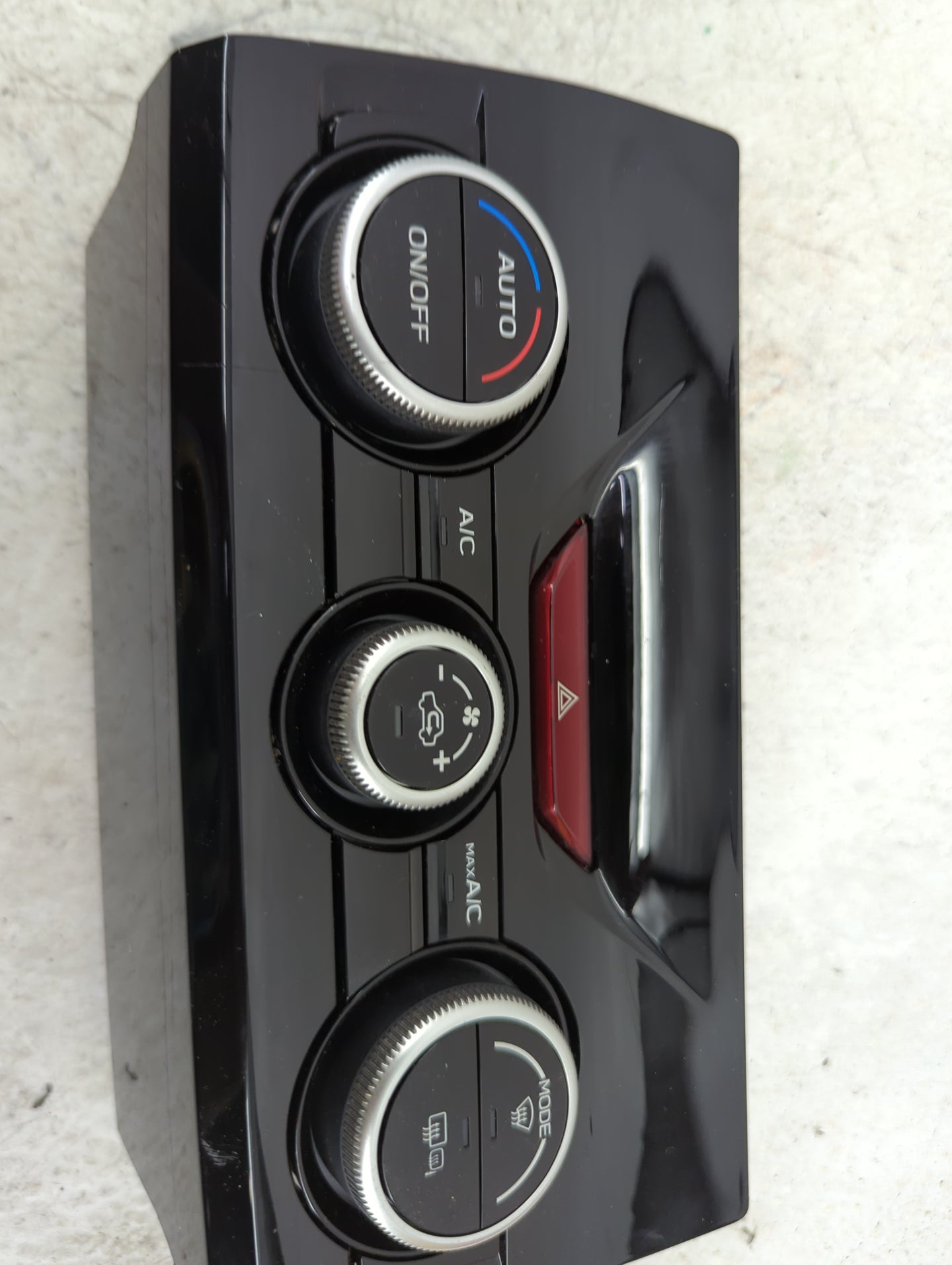 2020-2021 Subaru Forester Climate Control Module Temperature AC/Heater Replacement P/N:72311SJ453 E697027 B Fits Fits 2020 2
