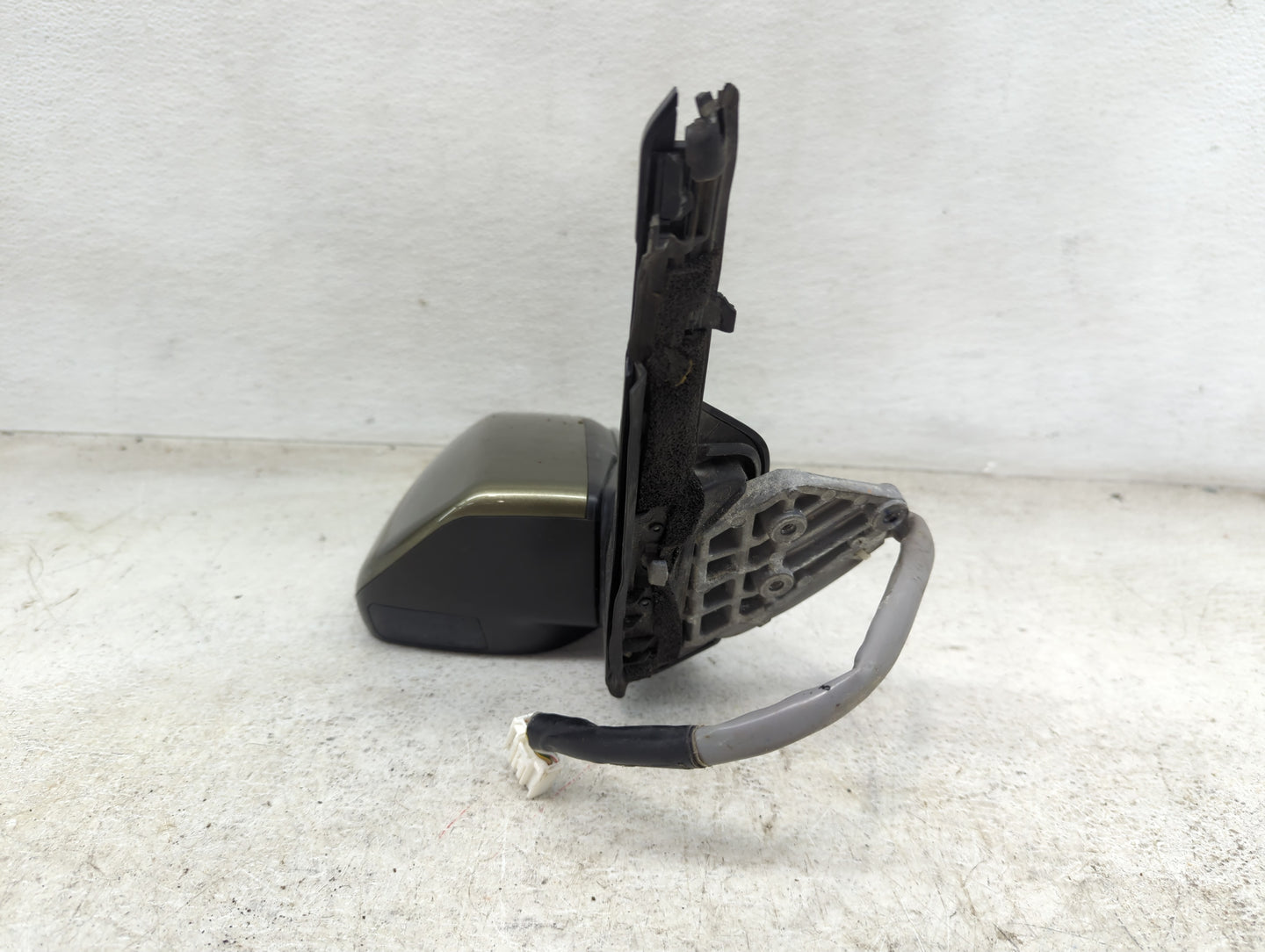 2020-2022 Subaru Legacy Driver Side View Mirror - Left Door Mirror OEM Used - Oemusedautoparts1.com