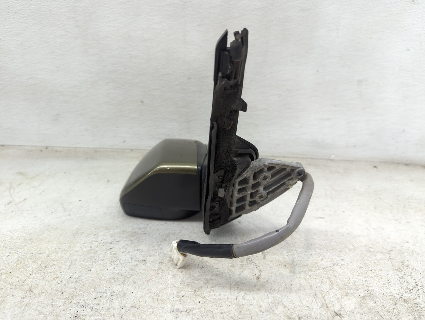 2020-2022 Subaru Legacy Driver Side View Mirror - Left Door Mirror OEM Used - Oemusedautoparts1.com