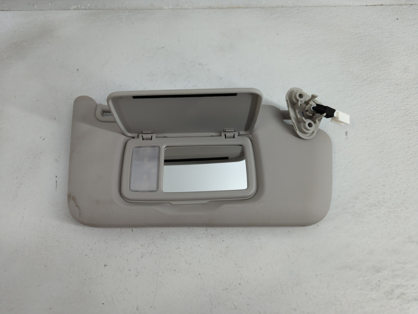 2021 Subaru Xv Sun Visor Shade Replacement Passenger Right Mirror Fits Fits 2022 OEM Used Auto Parts - Oemusedautoparts1.com