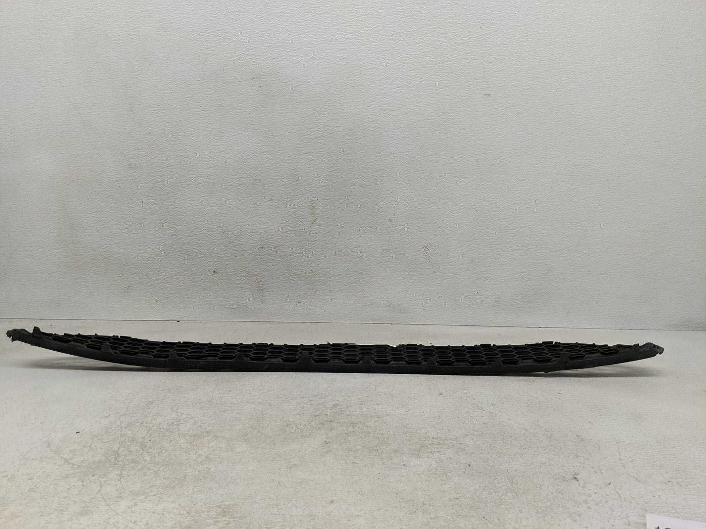2021 Subaru Xv Front Grille Bumper Not Included - Oemusedautoparts1.com