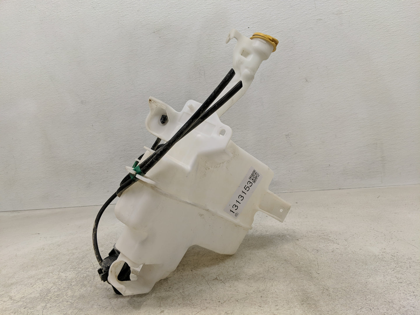 2021 Subaru Xv Windshield Washer Fluid Reservoir Bottle Oem - Oemusedautoparts1.com