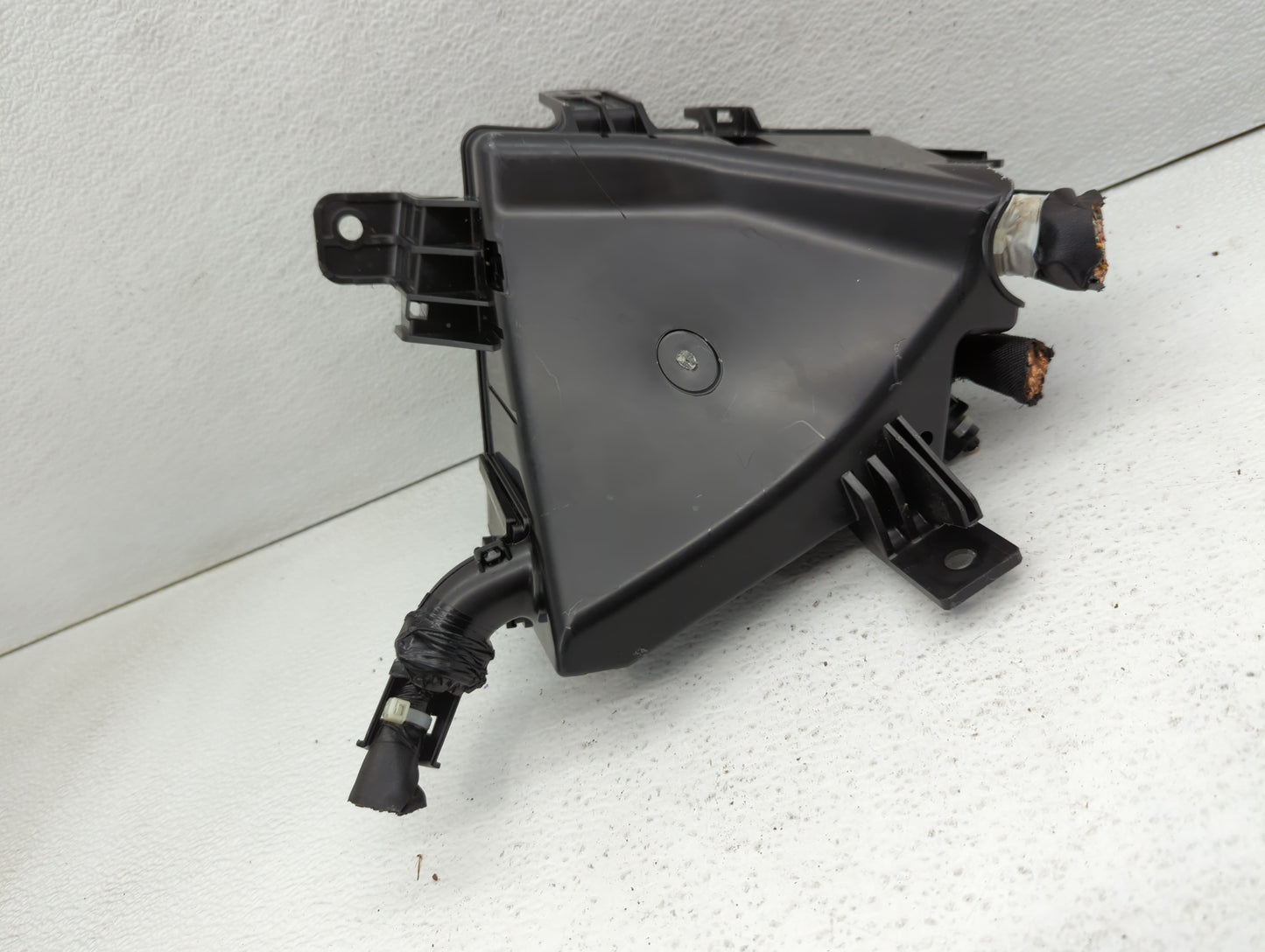 2021 Subaru Xv Fusebox Fuse Box Panel Relay Module P/N:MB703400B Fits OEM Used Auto Parts - Oemusedautoparts1.com